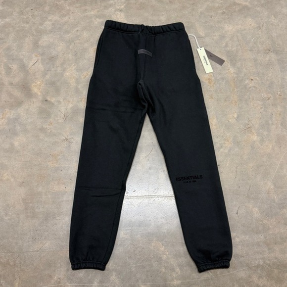 Fear of God Essentials SS22 'Stretch Limo' Cuffed Sweatpants Size S - Picture 3 of 7